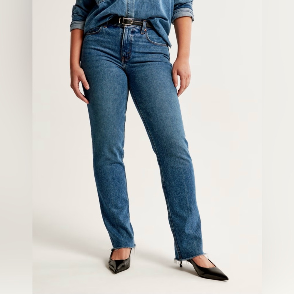 Abercrombie and Fitch Curve Love Mid Rise 90s Straight Jeans